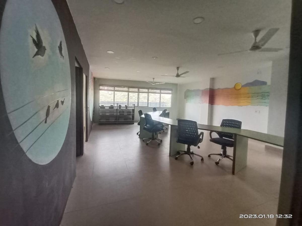 Travelers Hostel Guwahati Exterior foto